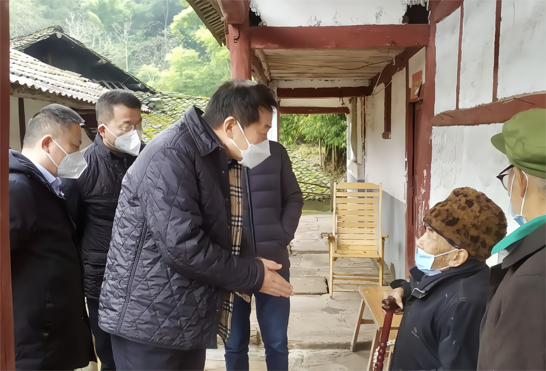 四川省尊龙凯时集团党委书记、董事长任丁率队赴嘉陵区开展帮扶工作